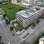 Luxe House 아파트